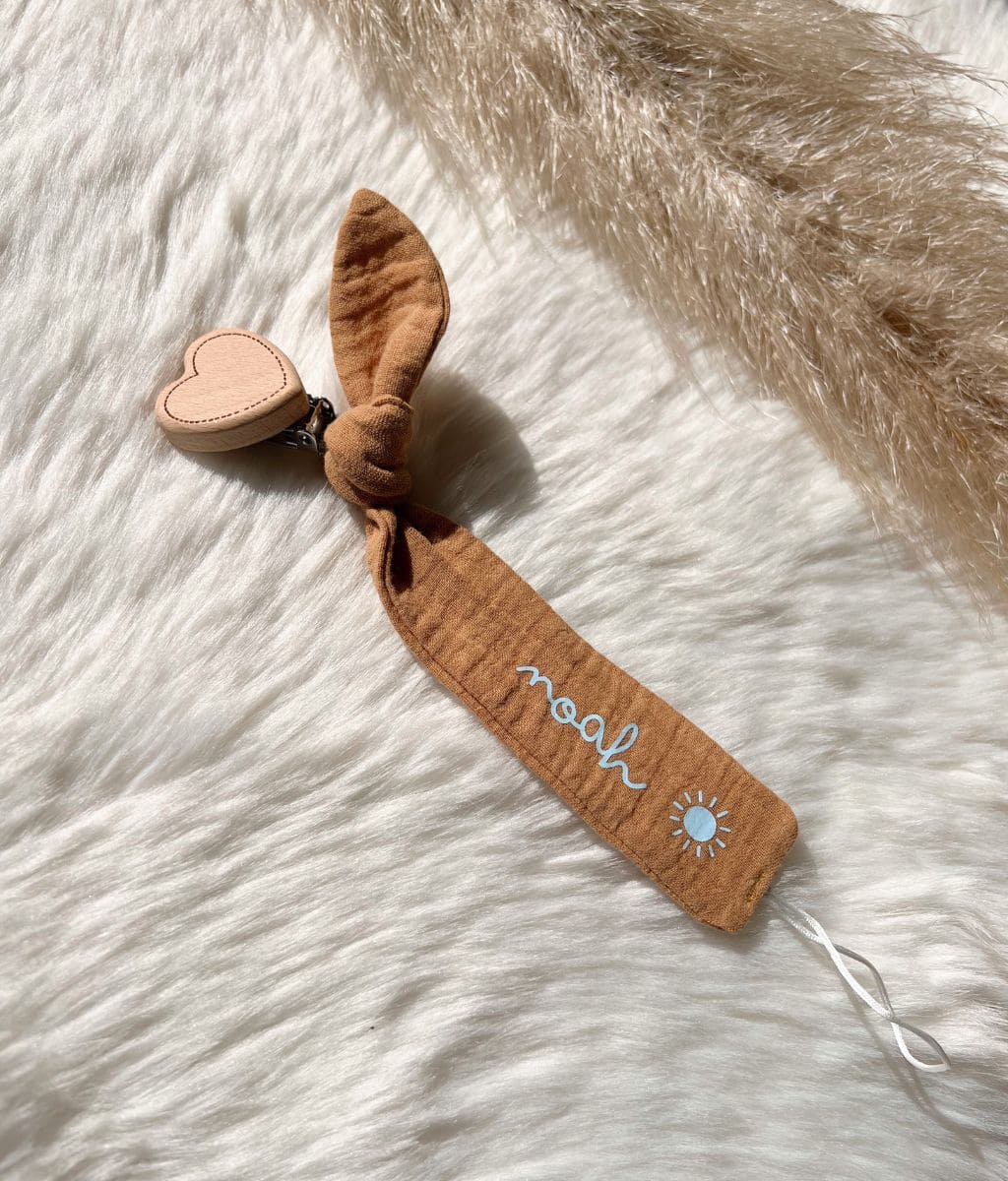 Coline l'attache-tétine