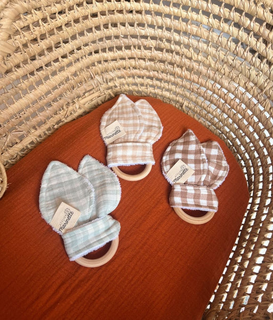 Léon the gingham teething ring