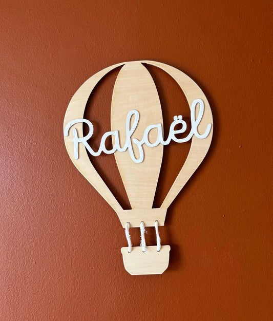 Montgolfière murale en bois