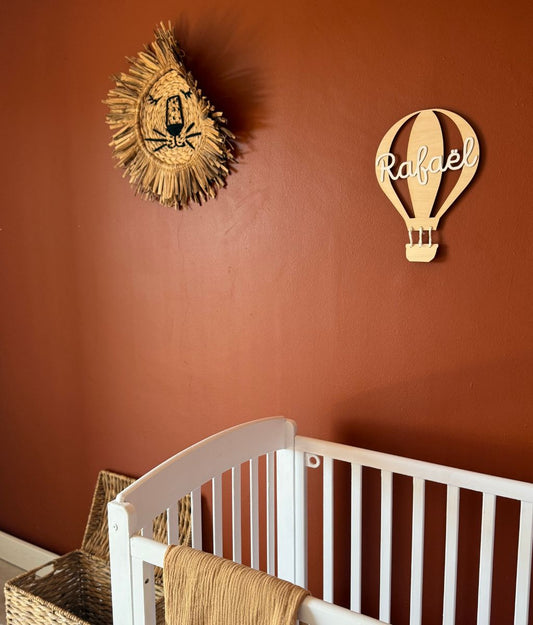 Montgolfière murale en bois