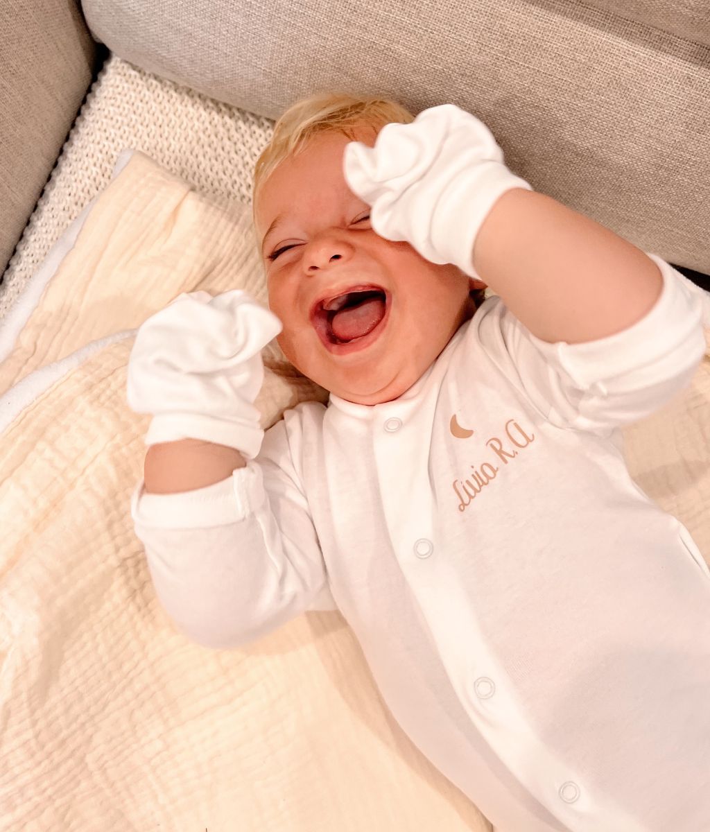 Lilou les moufles bio pour bébé - Cadeau de naissance personnalisable –  Atelier Marinette
